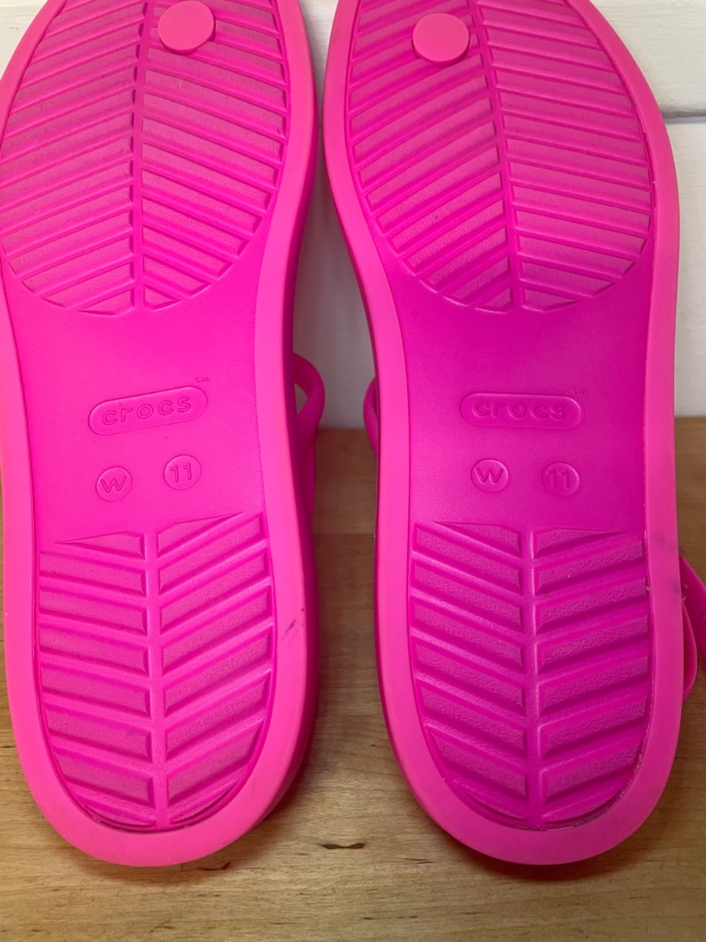 Crocs Women's Miami Thong Flip hot pink sandals size 11 - Picture 13 of 16